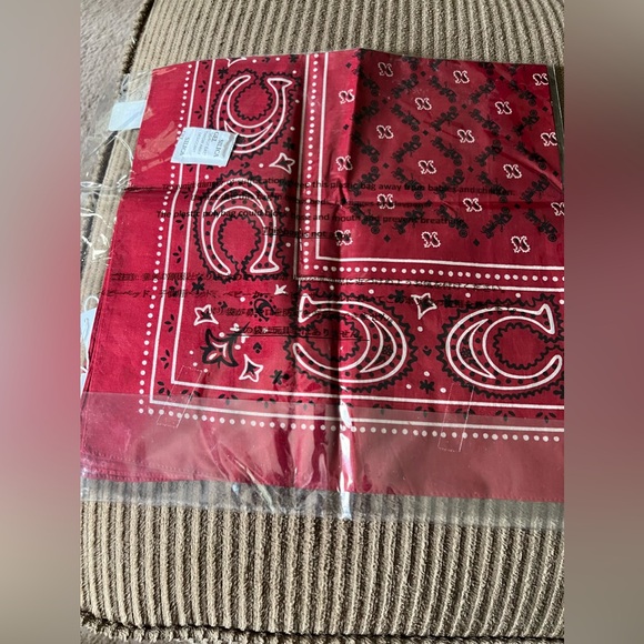 Coach Heritage Print Bandana nwt in packaging - Picture 2 of 6